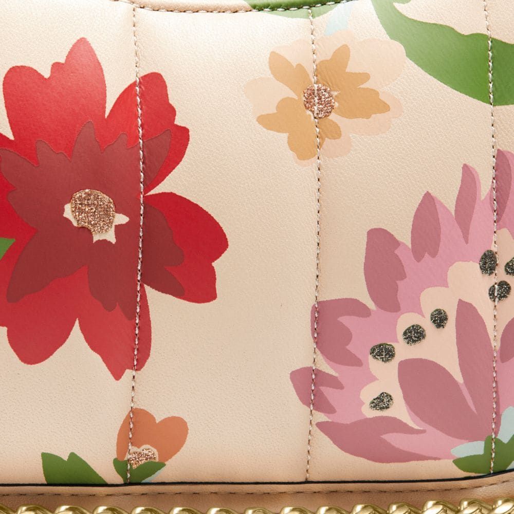 Swinger 20 With Quilting And Floral Bouquet Print