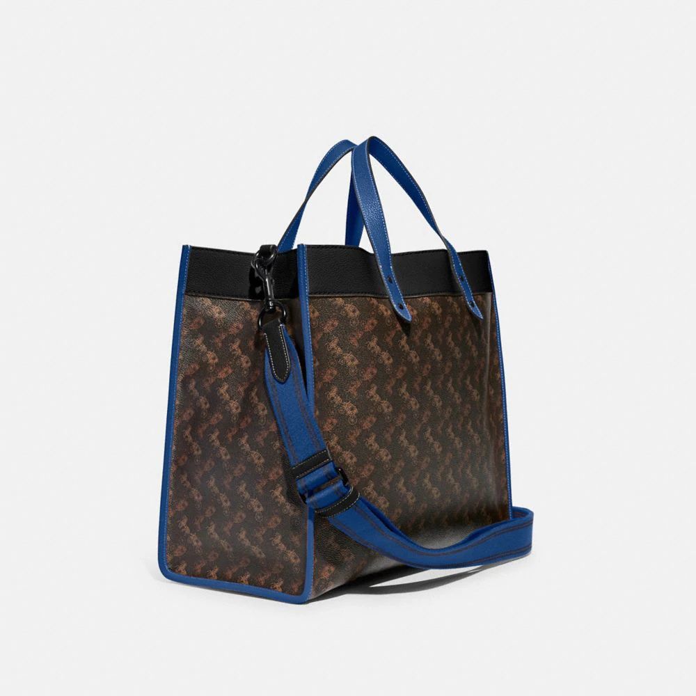 Field Tote 40 With Horse And Carriage Print