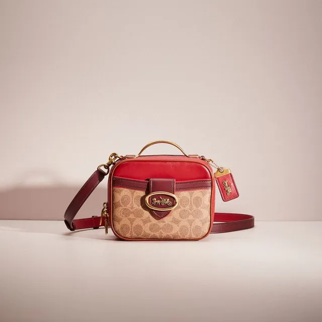 Coach Swinger Bag in Signature Jacquard – Club de Mode