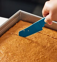 Bakeware Buddy Knife