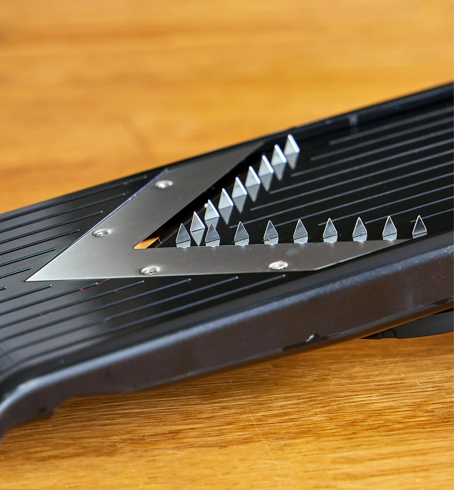 V-Slicer with Julienne Blade