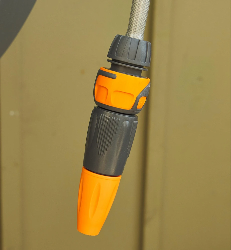Auto-Retracting Hose Reel
