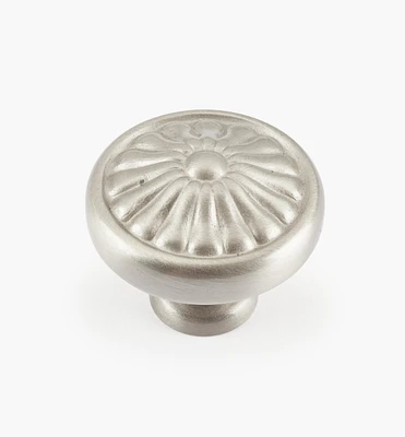 Petalled Knob