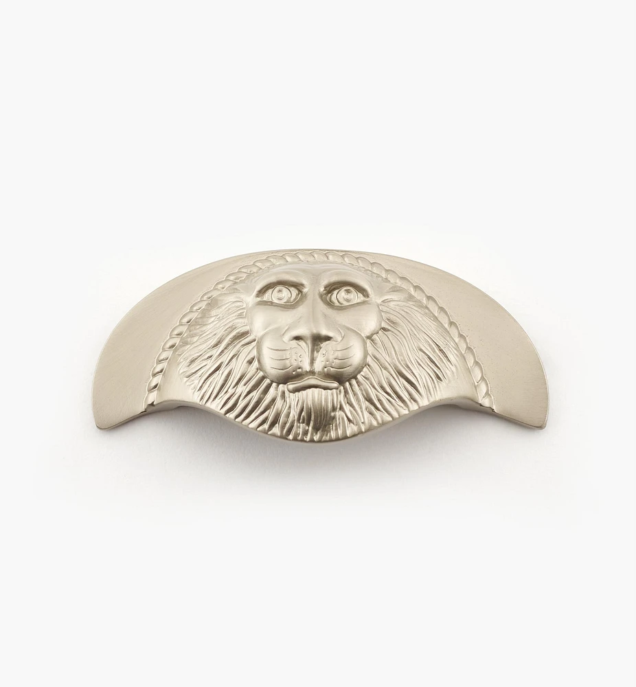 Poignée à tête de lion