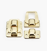 Crampons de fermeture pour coffre