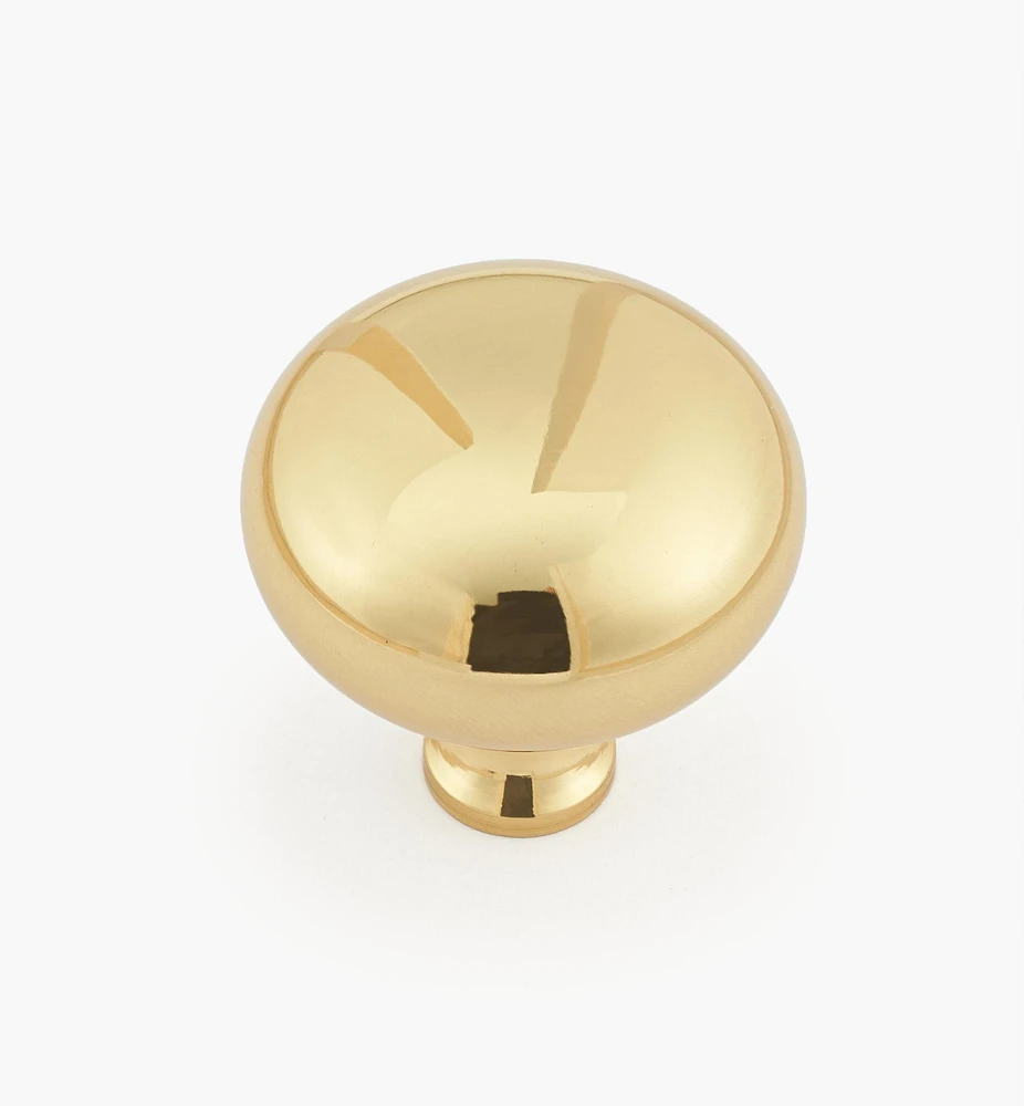 Boutons classiques en laiton sur rosace