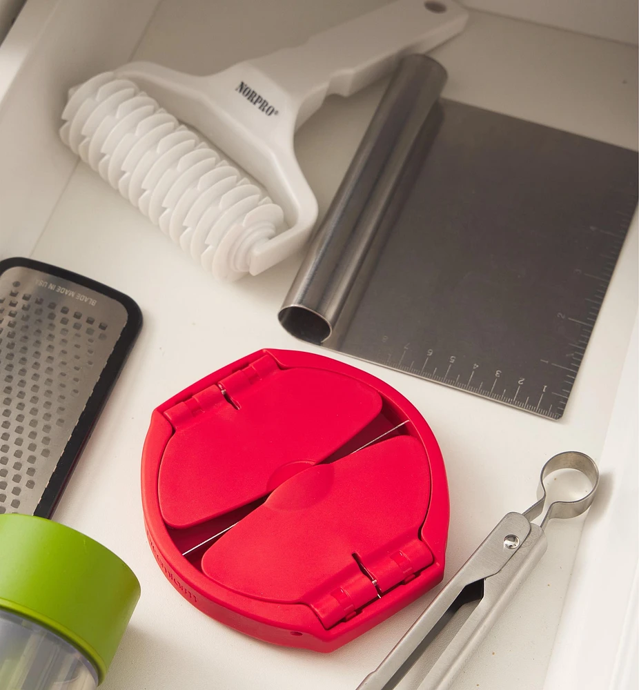 Folding Apple Slicer