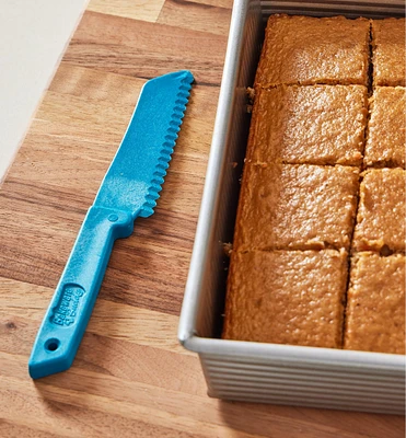 Bakeware Buddy Knife