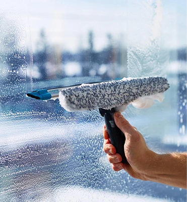 Moerman Dual-Head Window-Washing Tool