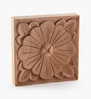 Applique carrée en bois sculptée à la main