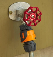 Auto-Retracting Hose Reel