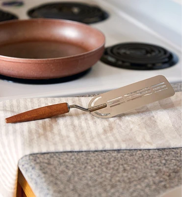 Vintage-Design Slotted Spatula