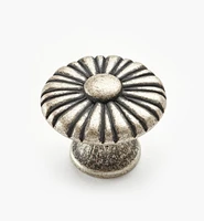 Alessia Knobs