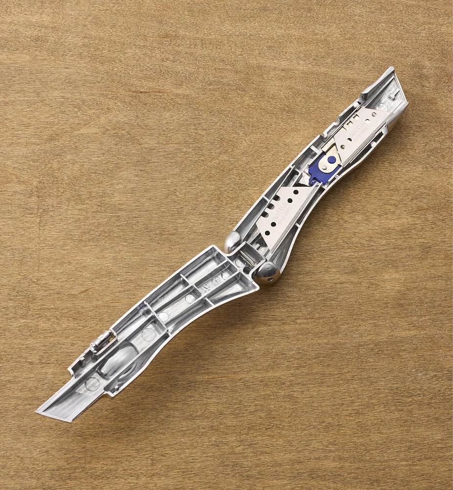 Delphin 2013 Retractable Knife with Holster