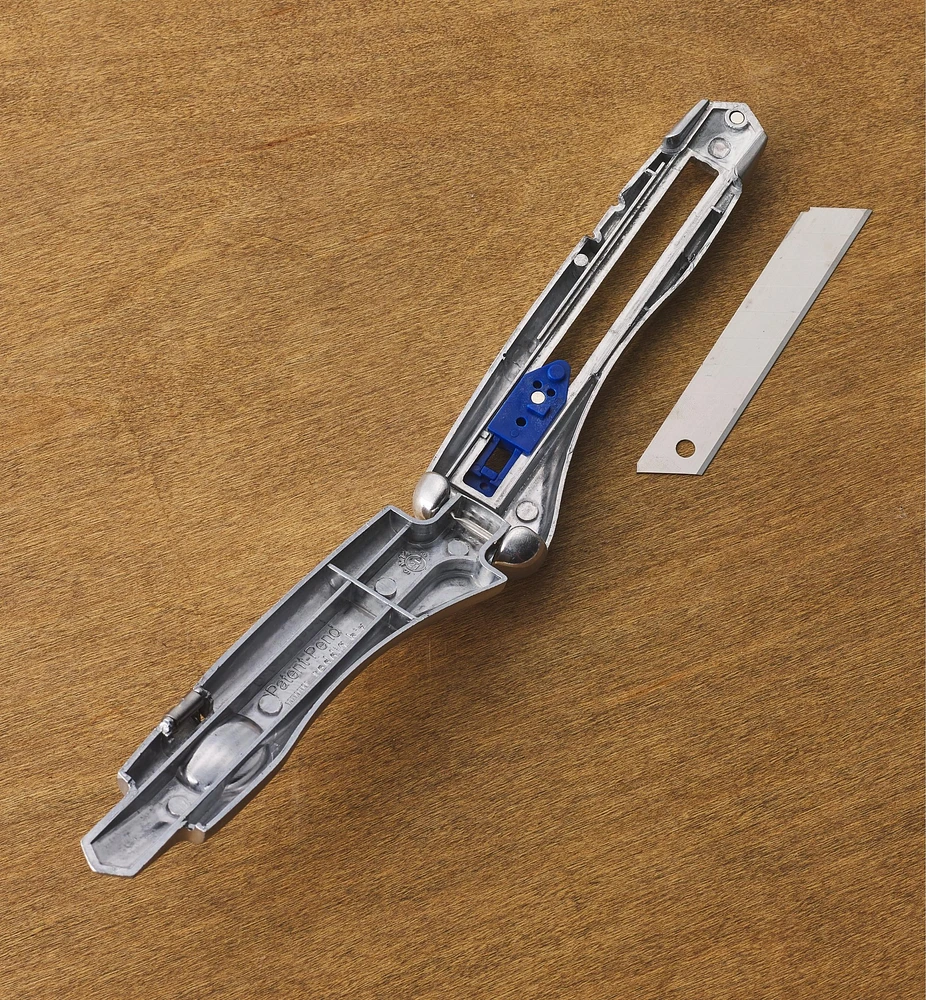 Delphin 2004 Snap-Off-Blade Knife with Holster