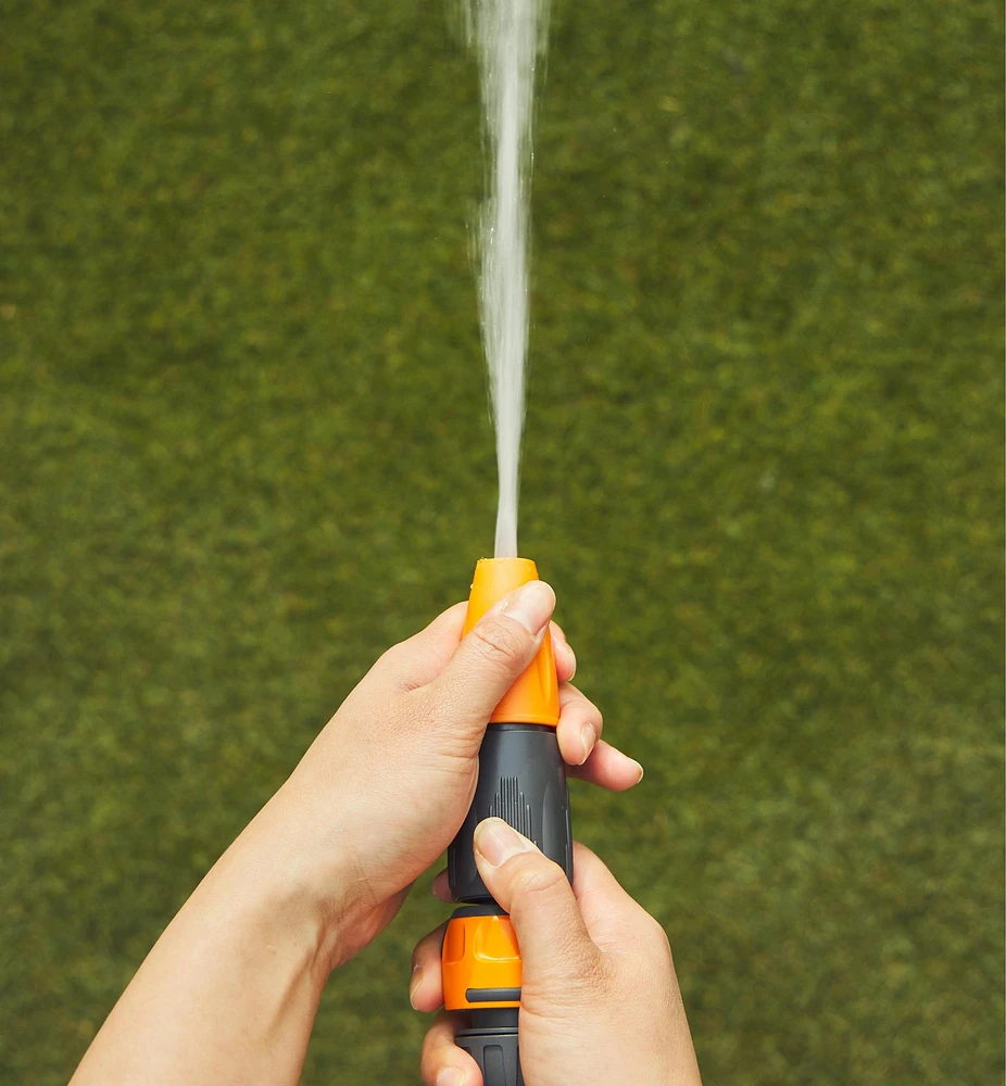 Auto-Retracting Hose Reel