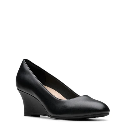 Olivette Pearl Wedge Pump