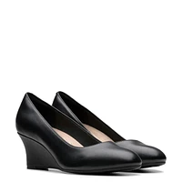 Olivette Pearl Wedge Pump