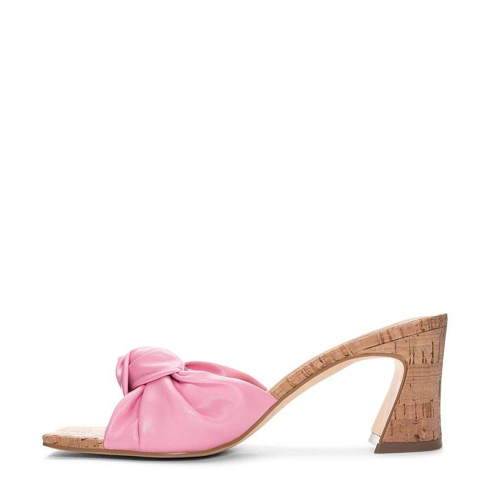 Yvonna Sandal