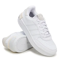 Women's Postmove SE Basketball Sneaker