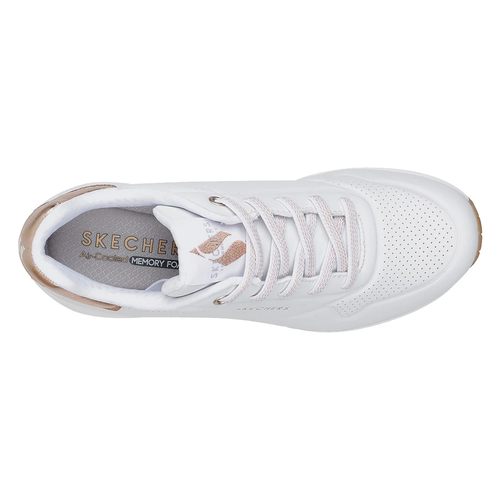 Women's Uno Shimmer Away Wide Width Sneaker