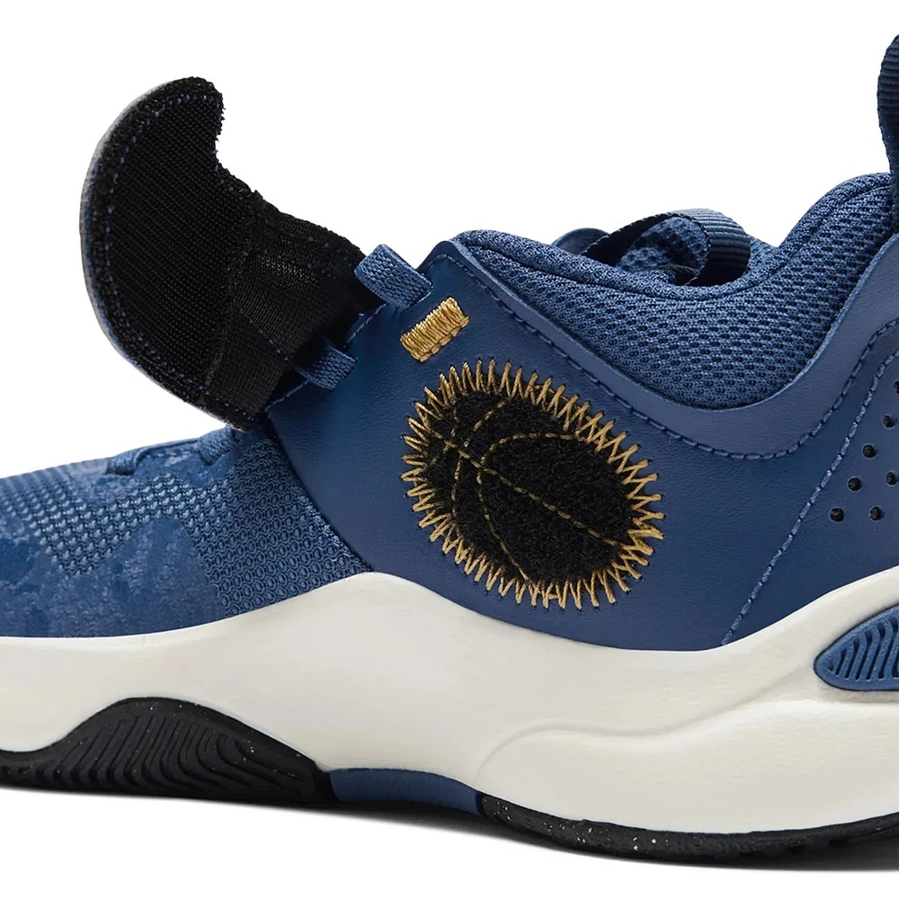 Youth Boys' Team Hustle D 11 Basketball Shoe