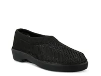 Tender Slip-On