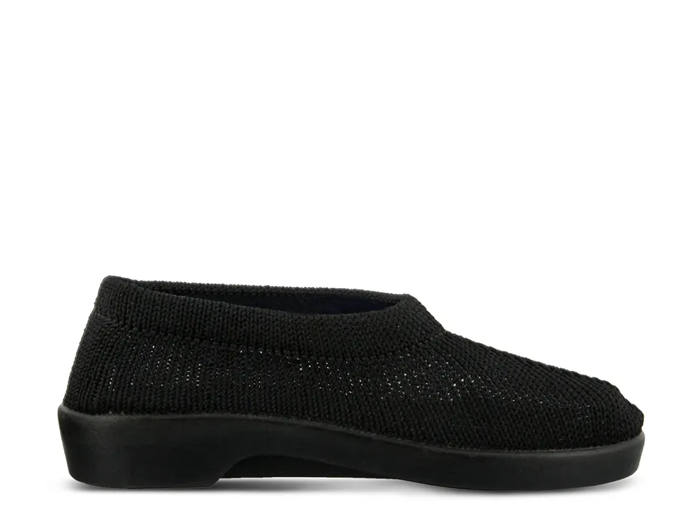 Tender Slip-On