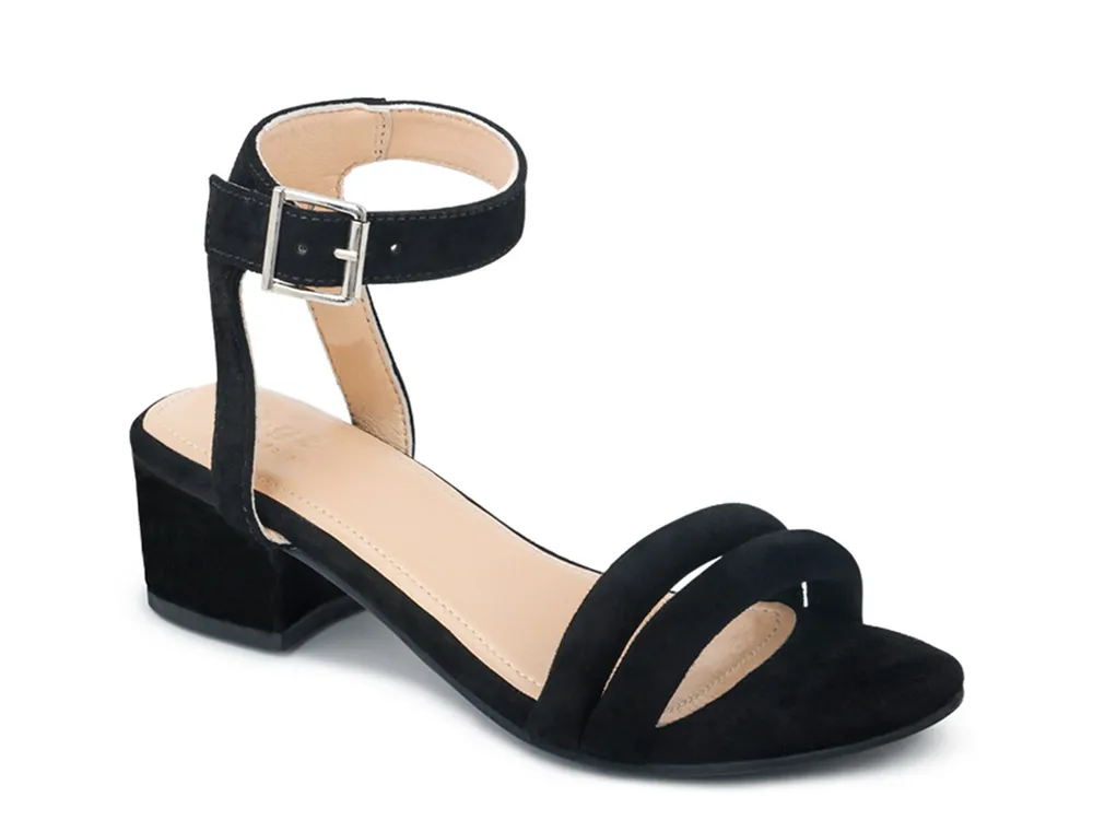 Amelia Sandal