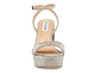 Lessa Platform Sandal