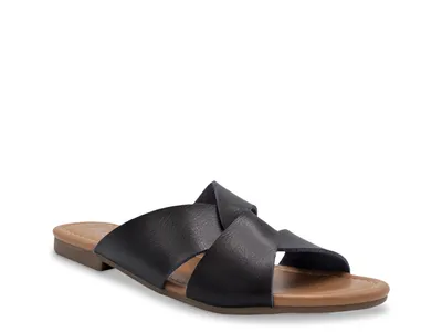 Olena Sandal