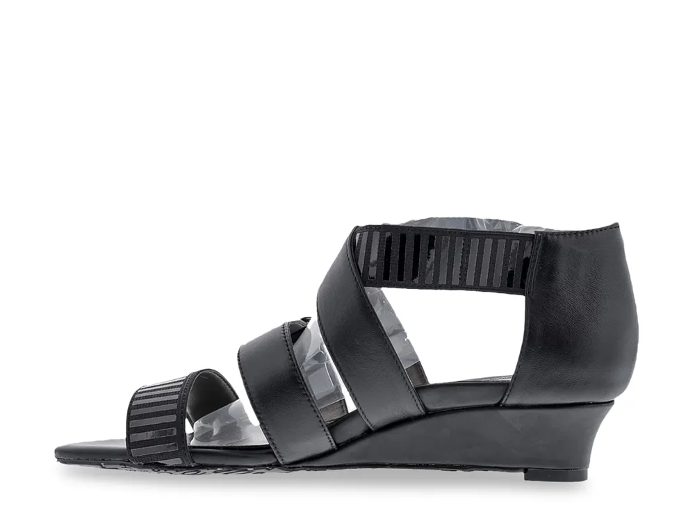 Voluptuous Wedge Sandal