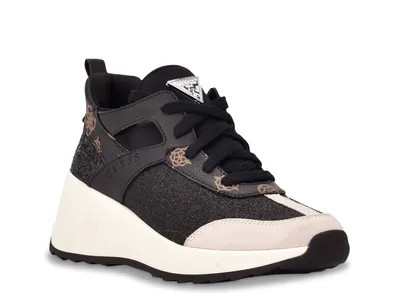 Lirah Sneaker