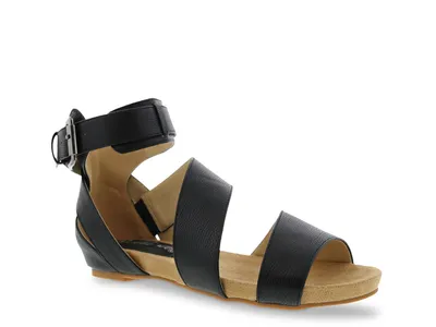 Nambi Sandal