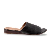 Dina Sandal