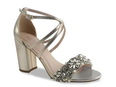 Hira Sandal