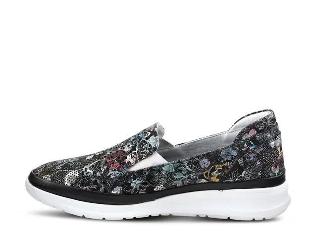 Womens Roxy Rae Slip On Casual Shoe - White / Confetti Cake