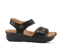 Toca Wedge Sandal