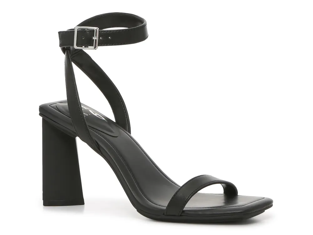 Alyanna Sandal