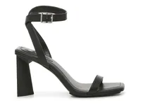 Alyanna Sandal