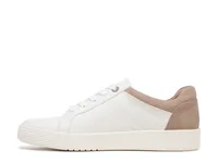 Neela Sneaker