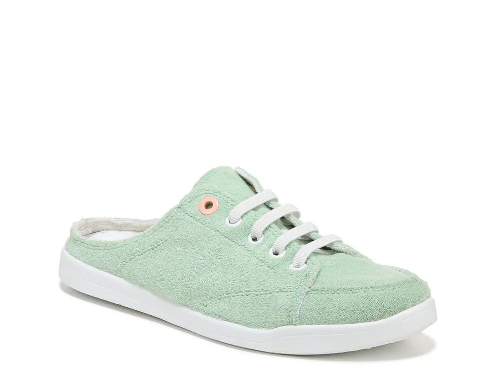 Breeze Sneaker