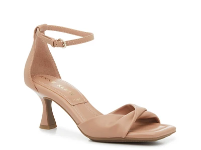 Jayna Sandal