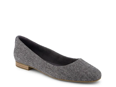 Briella Flat