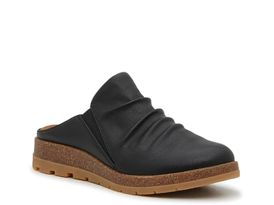 Laralyn Clog