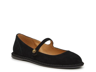 Famela Mary Jane Flat