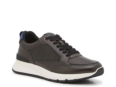 Ronaan Sneaker