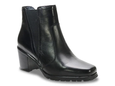 Emeris Bootie