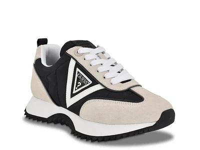 Bail Sneaker