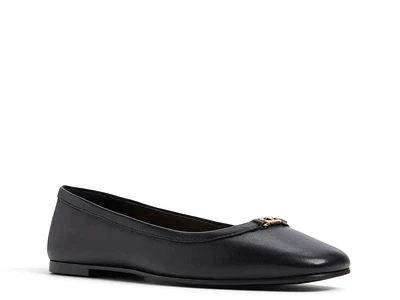Corinthie Flat